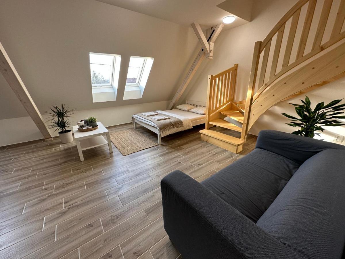Apartmany Monastery Suites Zirec Dvůr Králové nad Labem Eksteriør billede