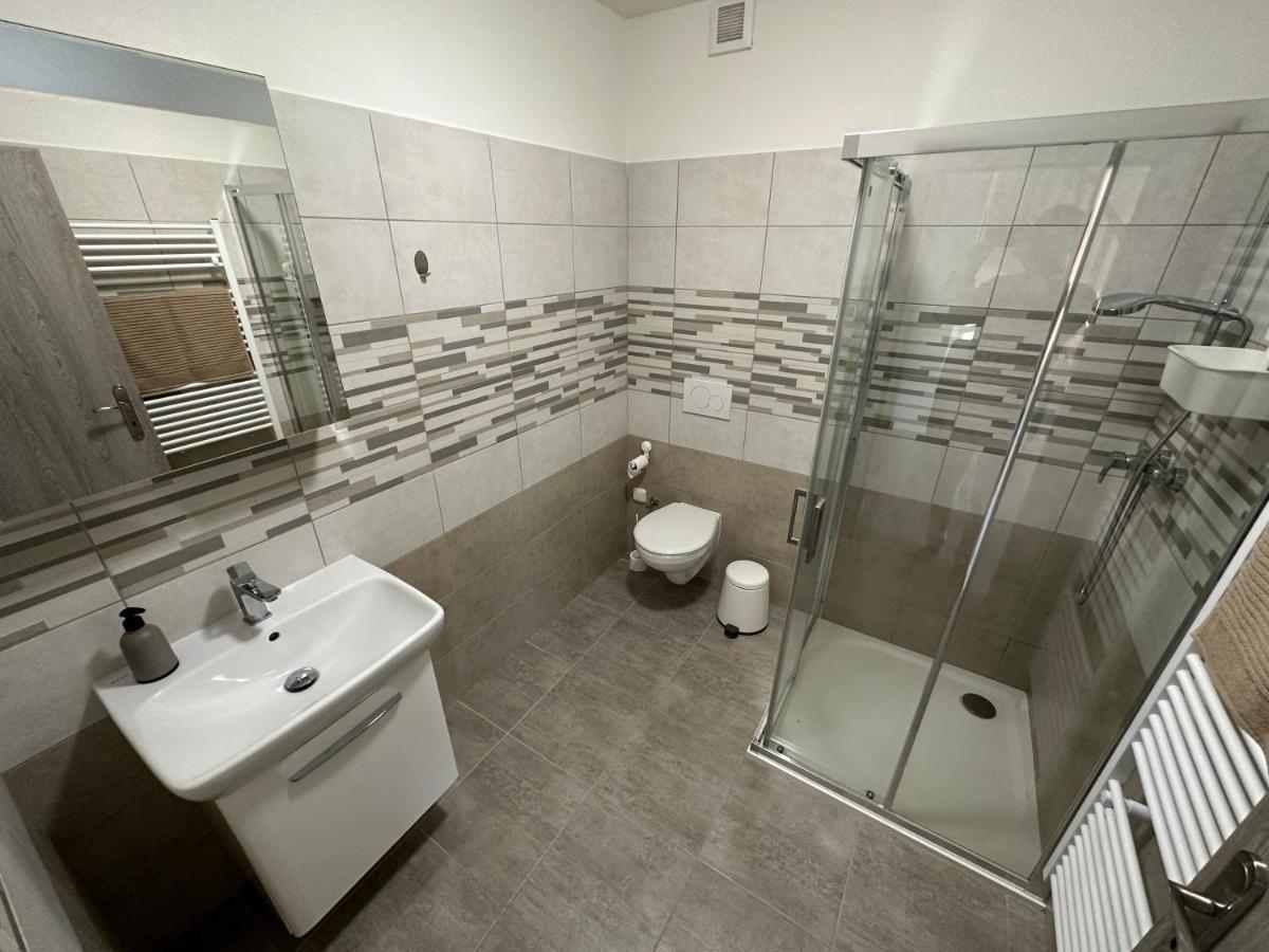 Apartmany Monastery Suites Zirec Dvůr Králové nad Labem Eksteriør billede