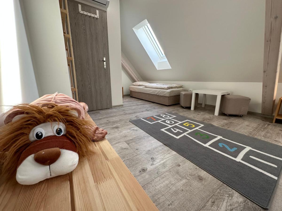 Apartmany Monastery Suites Zirec Dvůr Králové nad Labem Eksteriør billede