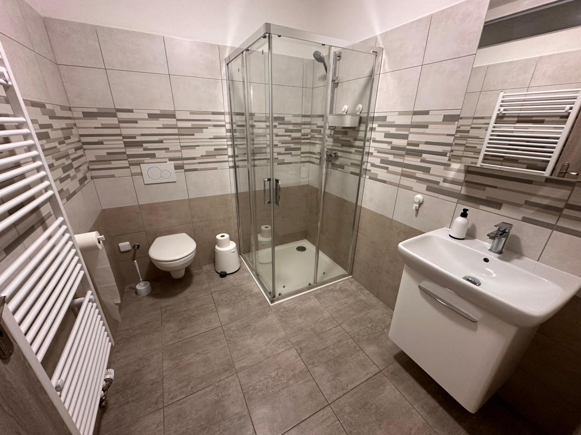 Apartmany Monastery Suites Zirec Dvůr Králové nad Labem Eksteriør billede